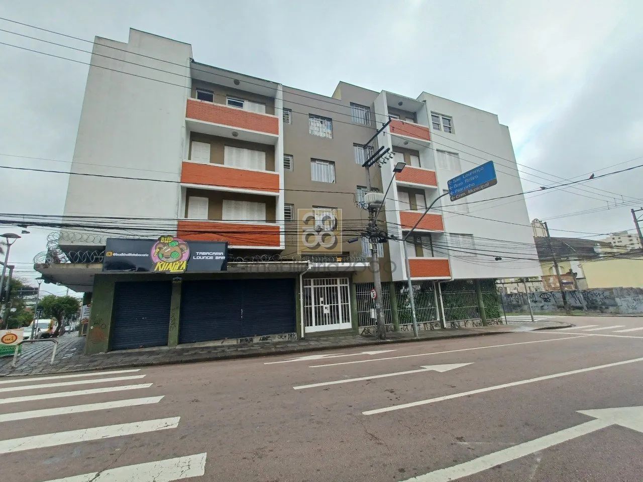 Conjunto Comercial - R Treze de Maio, 778 - Centro - Curitiba - PR