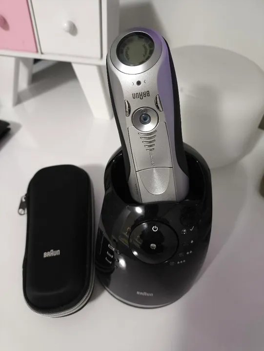 Barbeador Elétrico Braun Série 7.