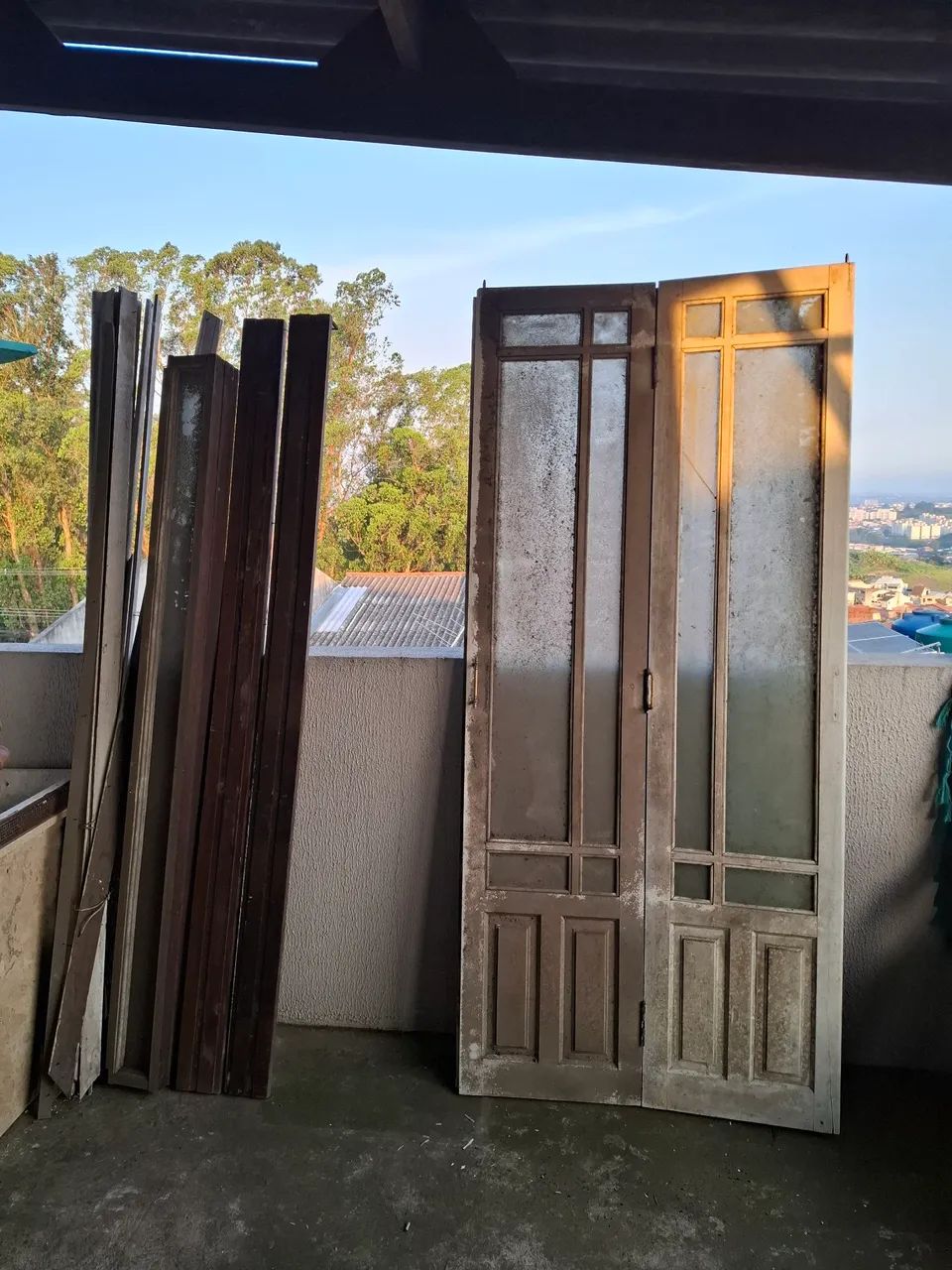 Porta camarão dupla de madeira