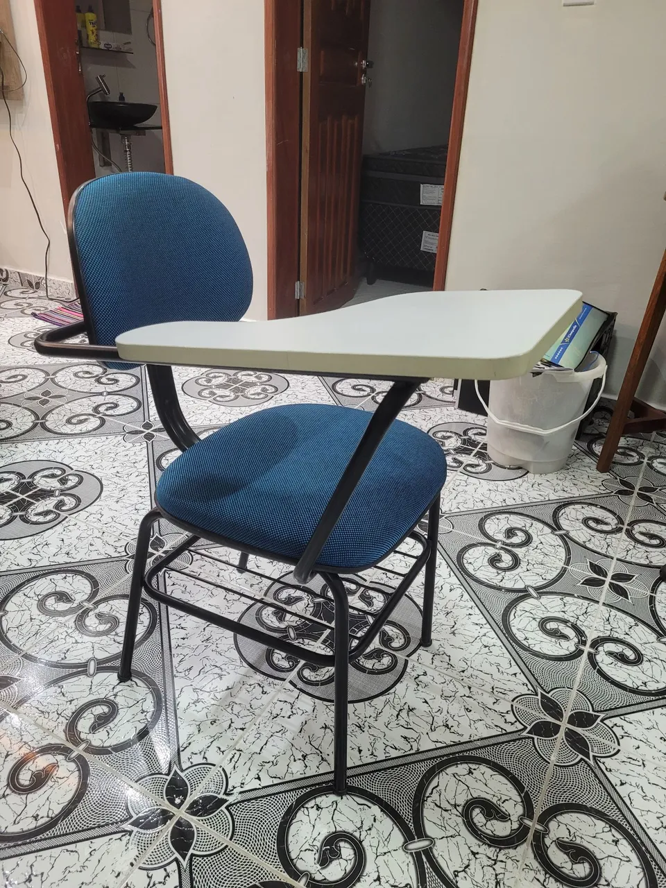 Cadeira escolar