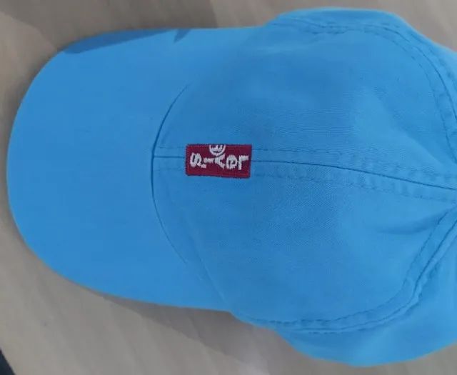 bone levis azul claro