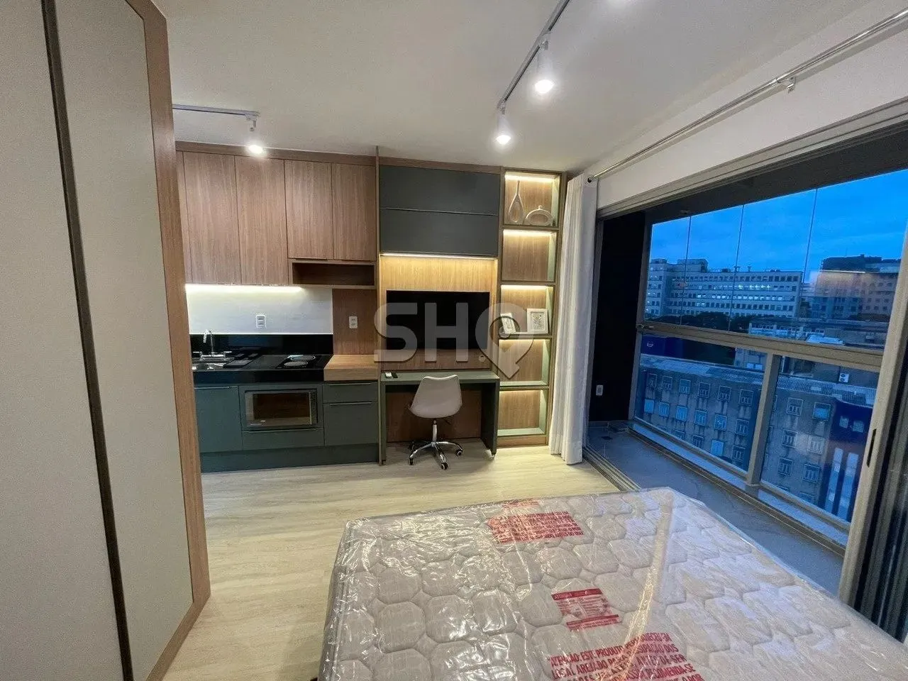 Studio em Pinheiros, andar alto, próximo a estação Oscar Freire