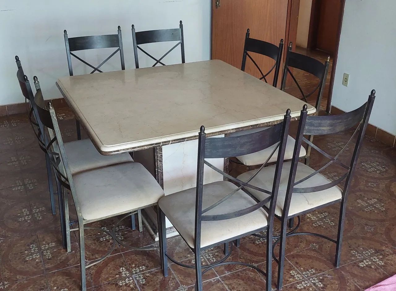 Mesa de Jantar em granito espanhol