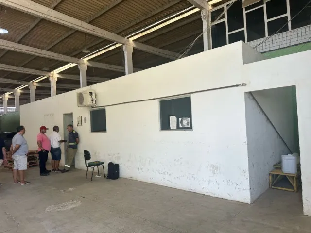 Excelente Galpão 720 metros saida Pianco