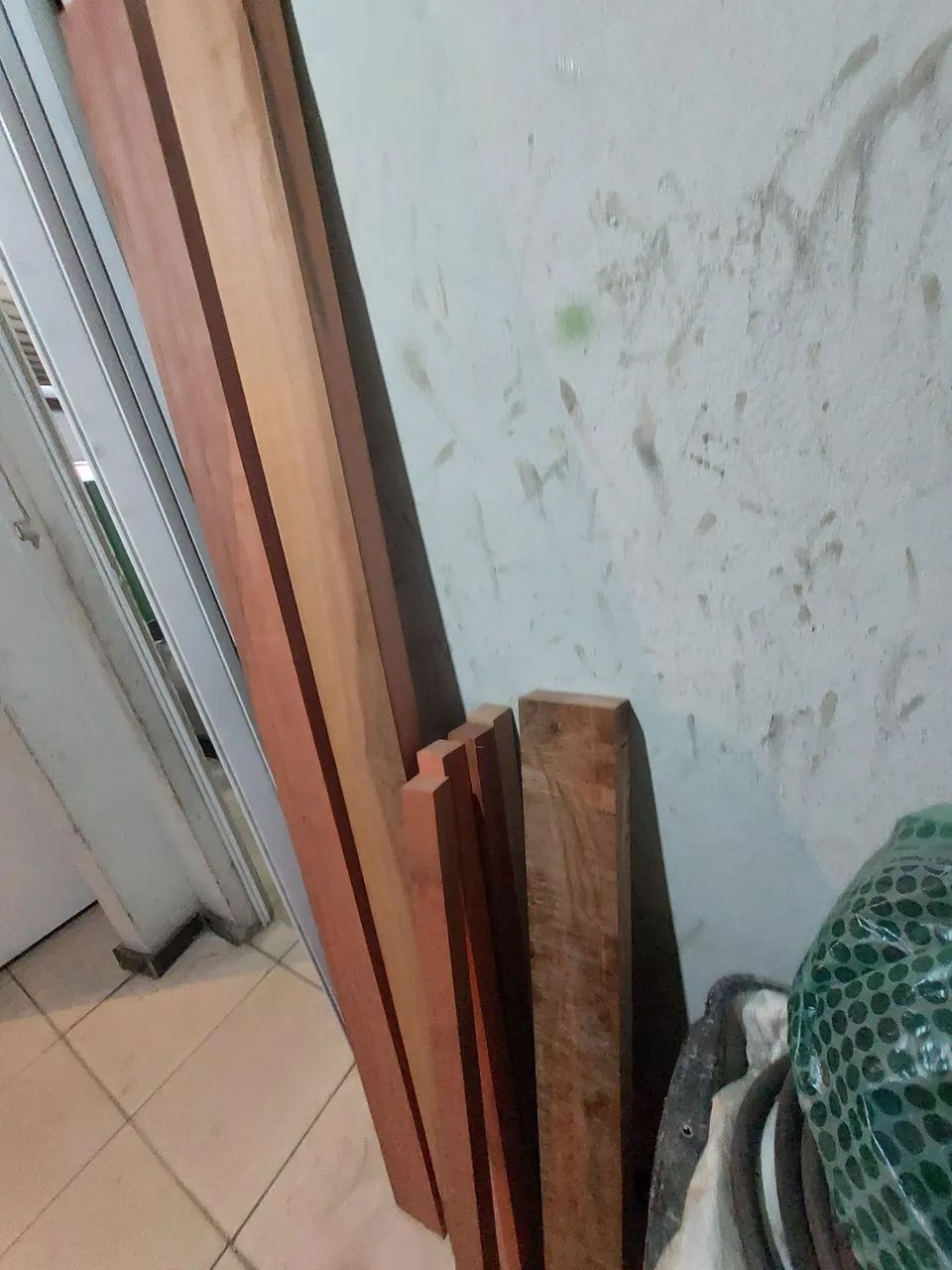 Parajú Wood.64840783813251120