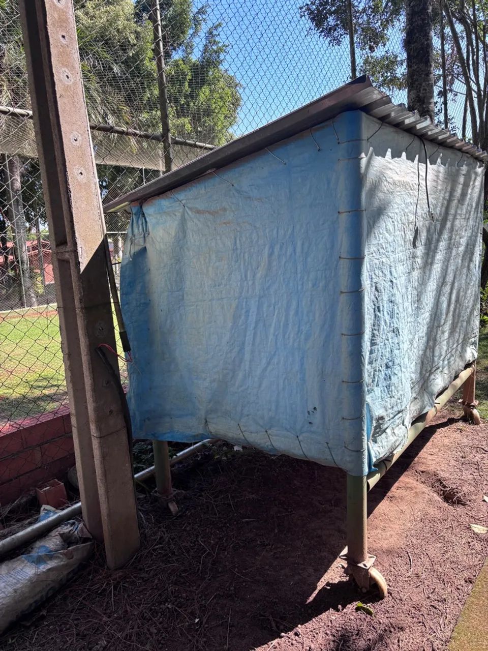 Abrigo/Tenda para animais em bom estado - Foto 4