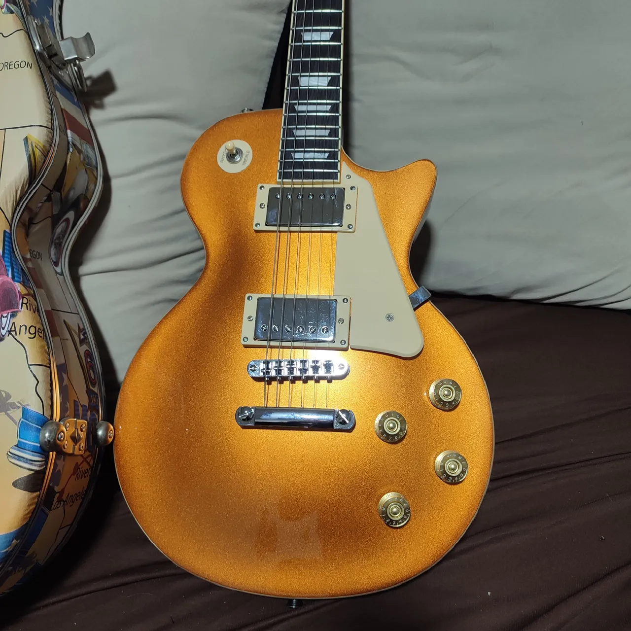 Guitarra Elétrica Les Paul Gold