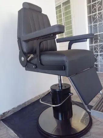 Cadeira de Barbeiro Ferrante , excelente estado de conservação. - Foto 4