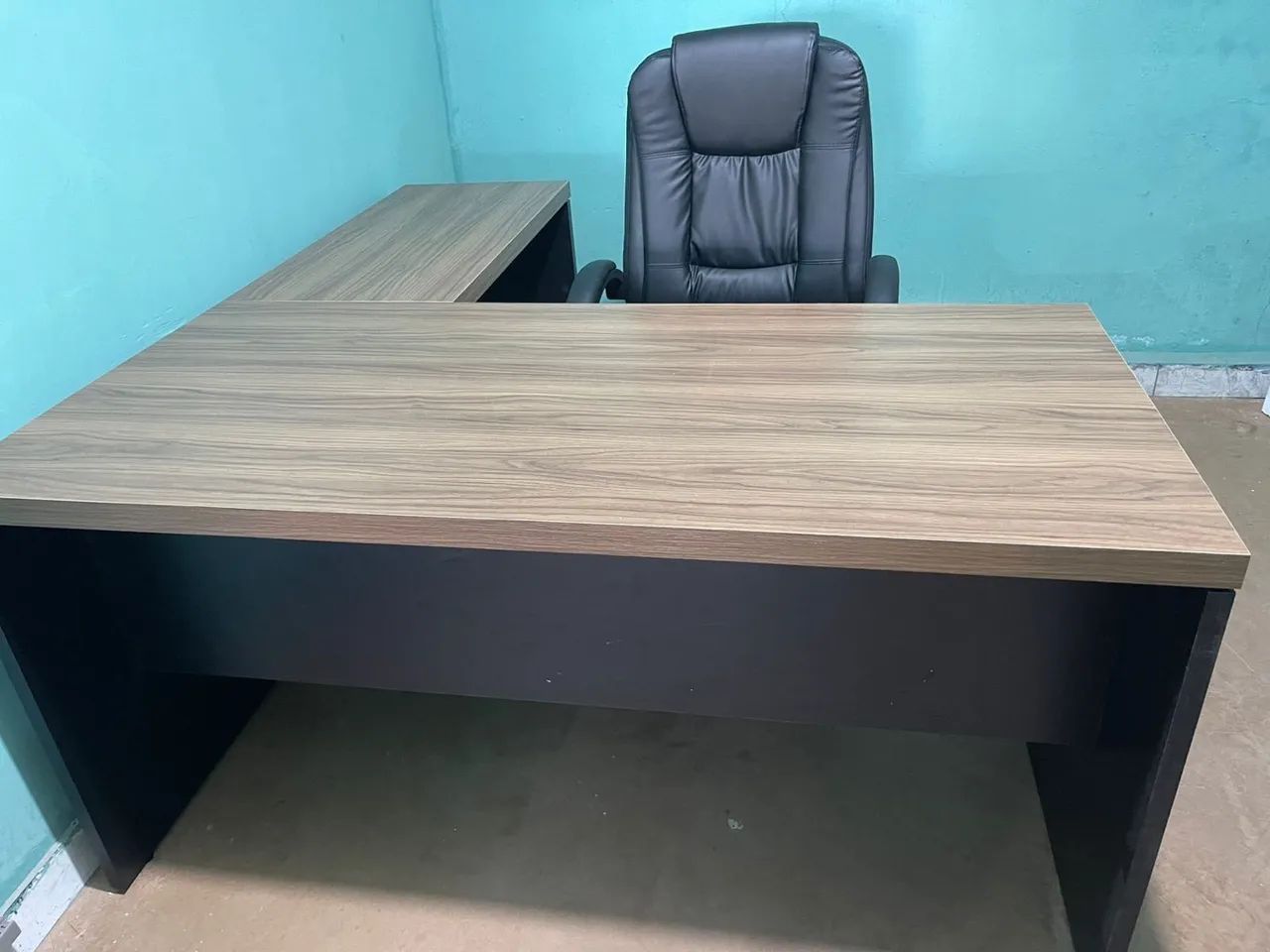 Mesa em L com Cadeira PRESIDENTE para Escritório - Design Moderno - Foto 4