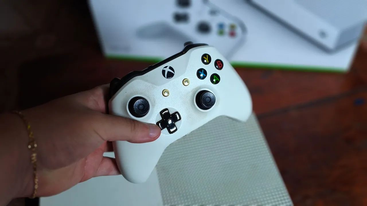 Xbox one S 500GB64303757610881122