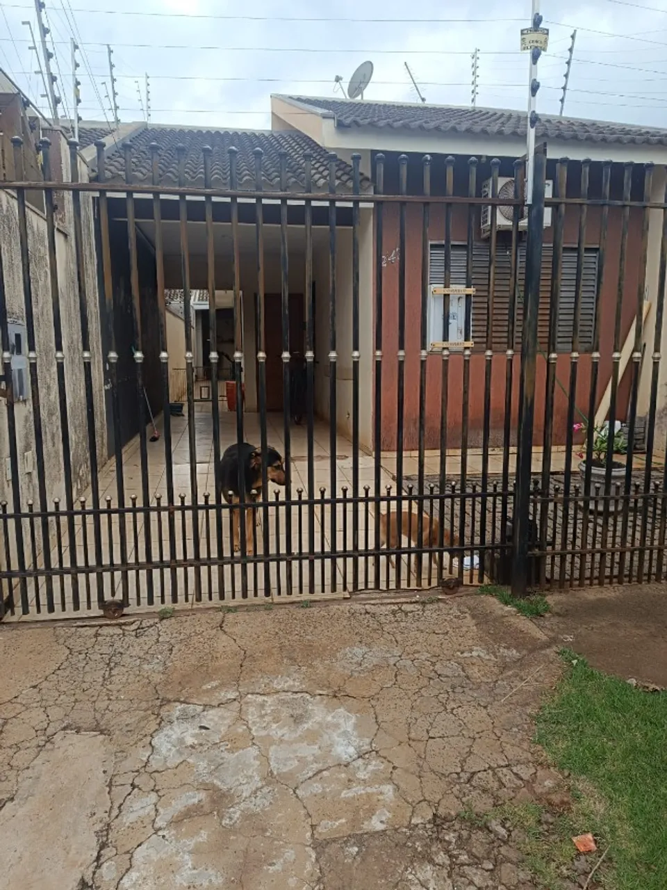 Casa Geminada com suíte + 2 quartos no Jd. Paulista III