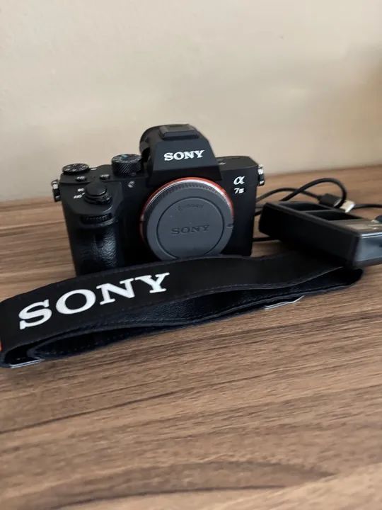 Câmera Sony Alpha 7 III + Carregador de bateria Câmara com 7 meses de uso e 7.200 cliques  - Foto 3