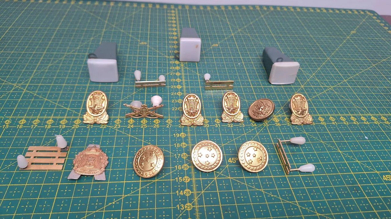 Lote broches antigos e monóculos de foto de bolso 