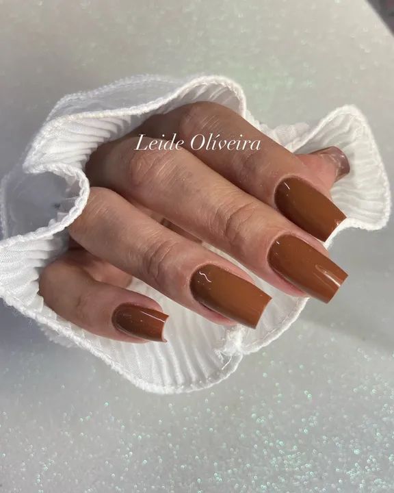 Aplicação alongamento de unha 