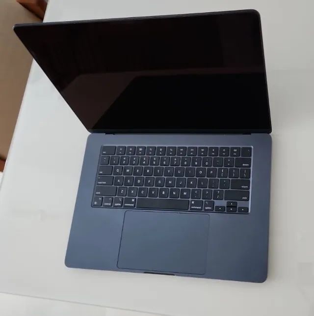 Apple Macbook Air 13” M3 16GB RAM 512GB SSD - Meia-noite