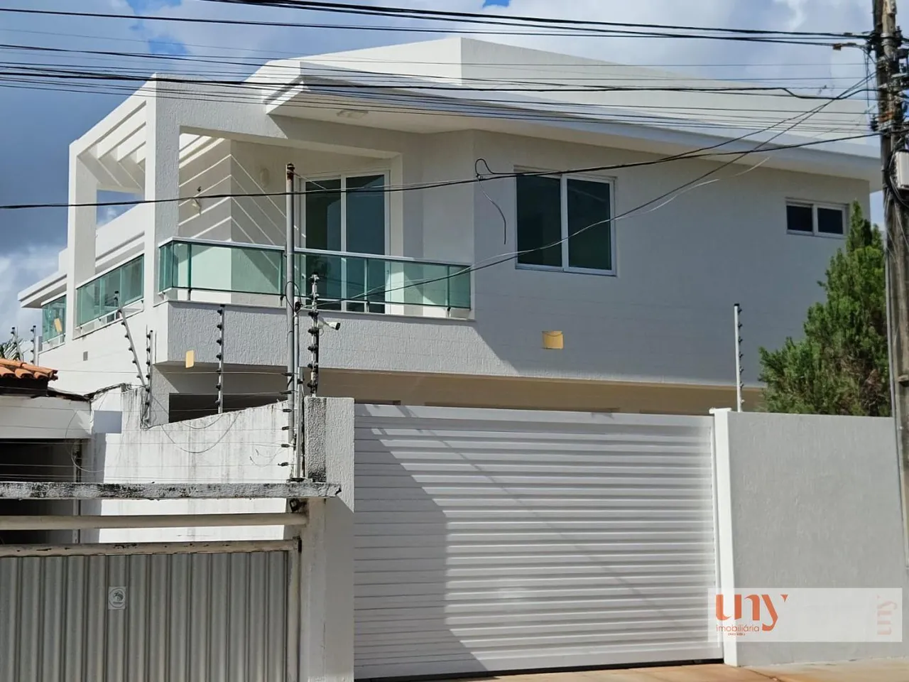 Casa com 5 suítes e piscina no bairro de Intermares