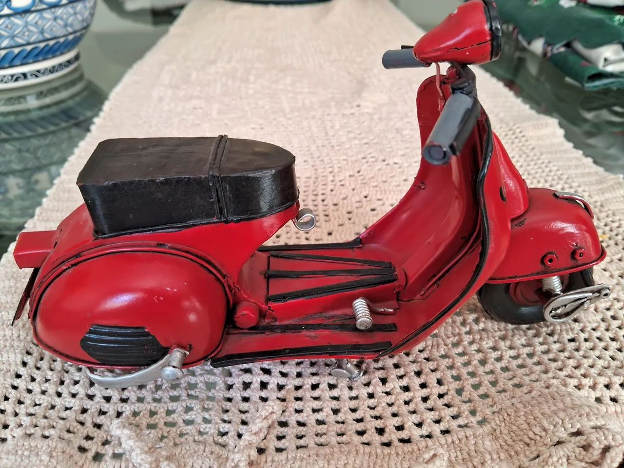 Miniatura de Scooter Vespa vermelha  - Foto 3
