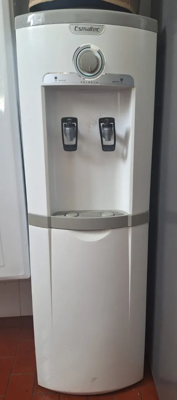Bebedouro Gelágua de Coluna Esmaltec