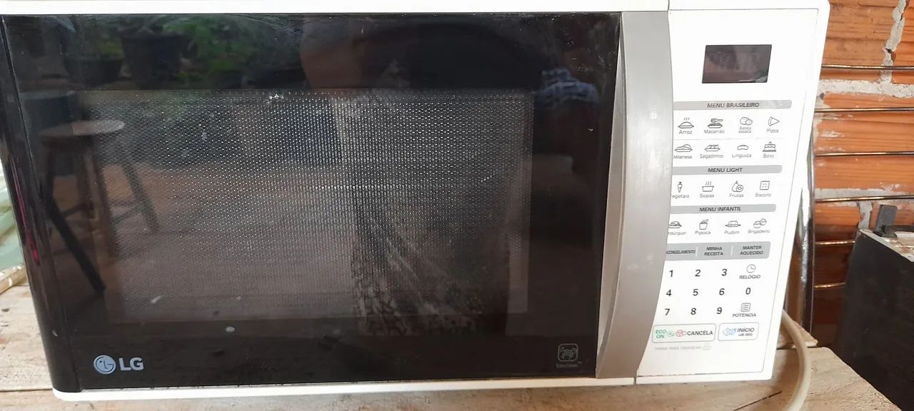 Micro-ondas LG em perfeito estado