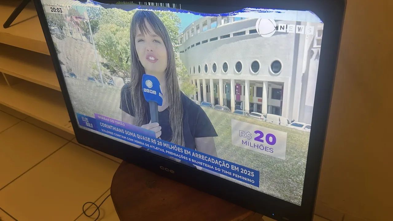 Cheap TV to sell quickly $200 for you to come pick up, taking everything from the TV without defect64289868333441120