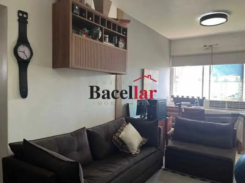 Apartamento 2 quartos com dependência revertida e vaga todo reformada - Foto 5