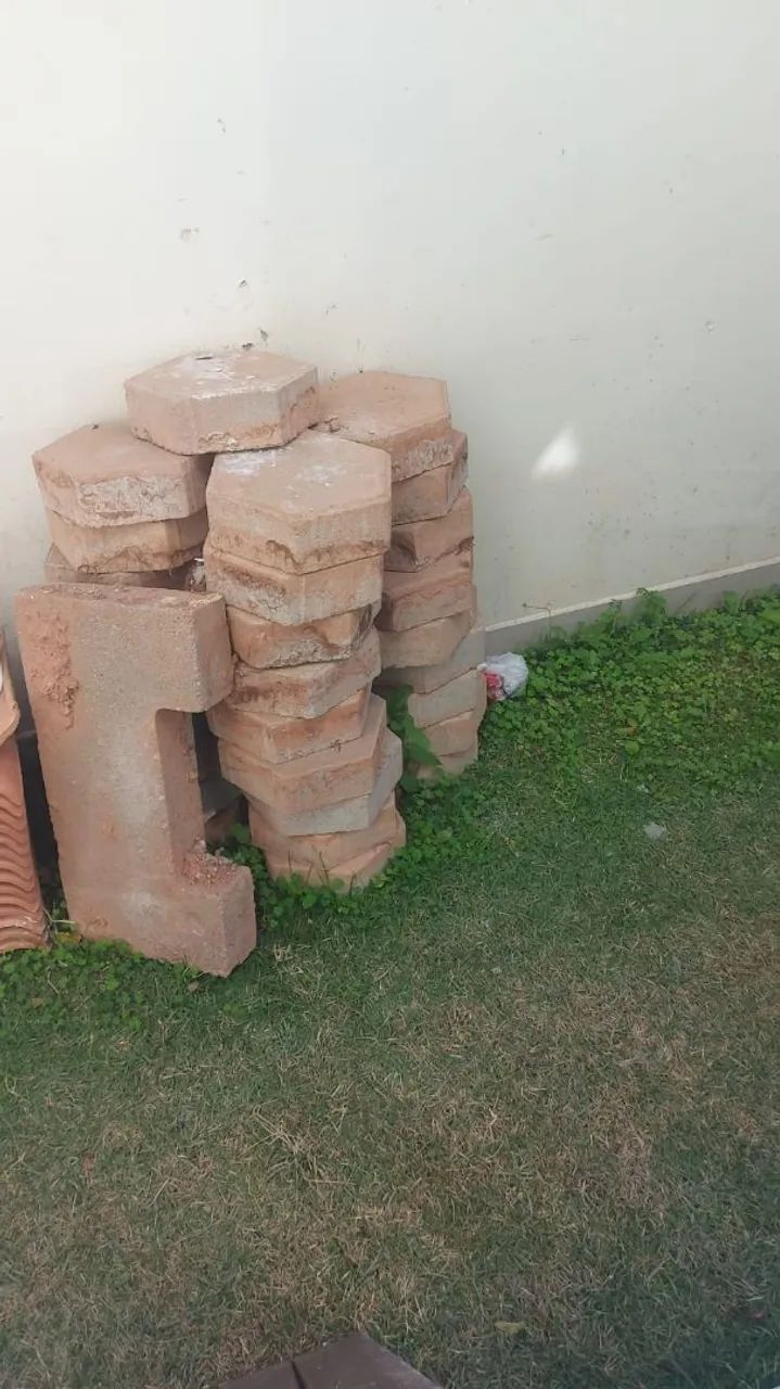 DOAÇÃO Blocos de concreto (piso, paver, lajota) 