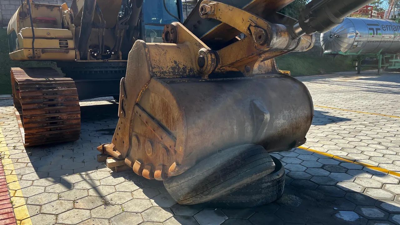 Escavadeira CAT 330 - Foto 3