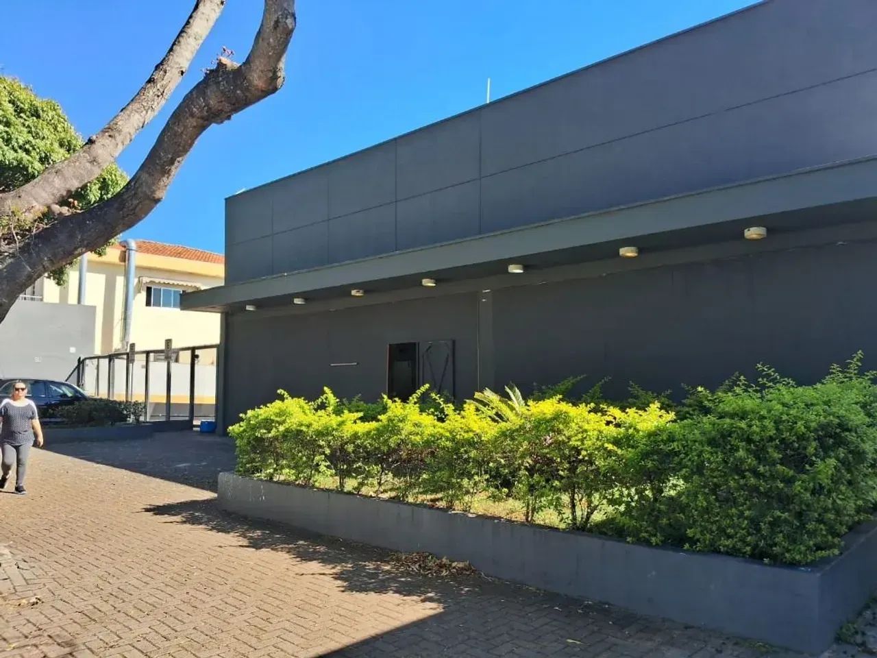 Ponto Comercial 12 Vagas 1000 m² sendo 321 m² construídos