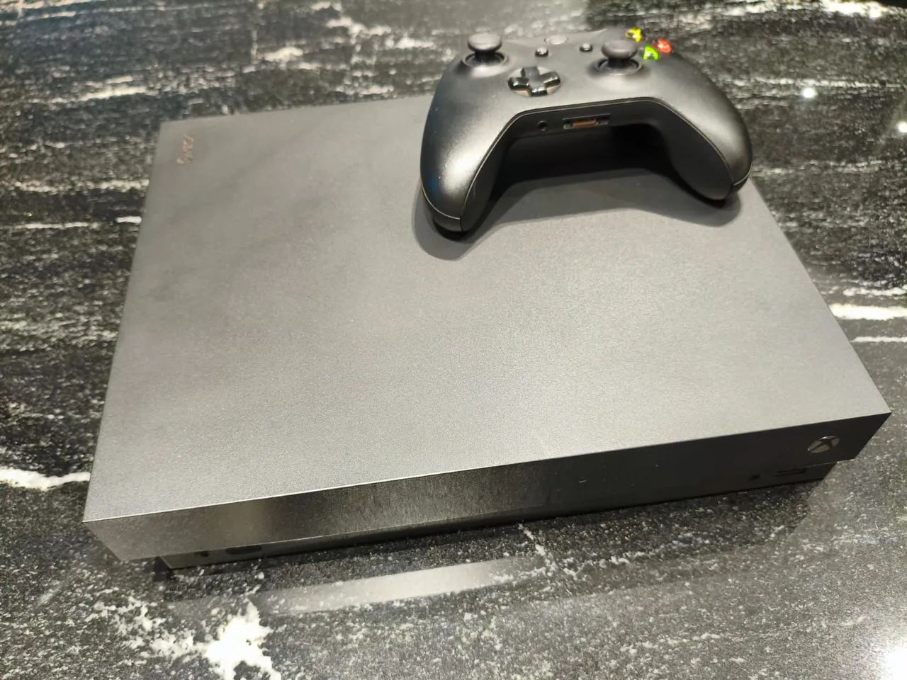 Xbox One X 1TB + Controle original 