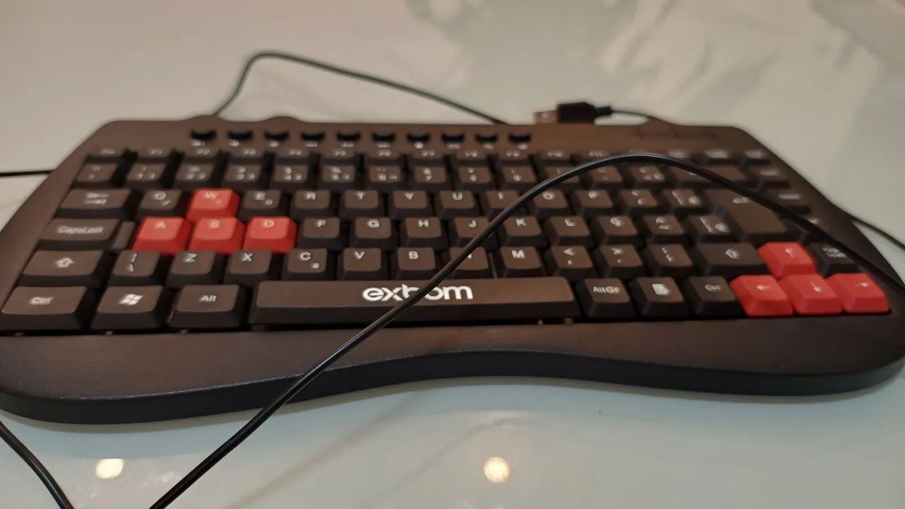 Teclado compacto Exbom - Português  - Foto 2