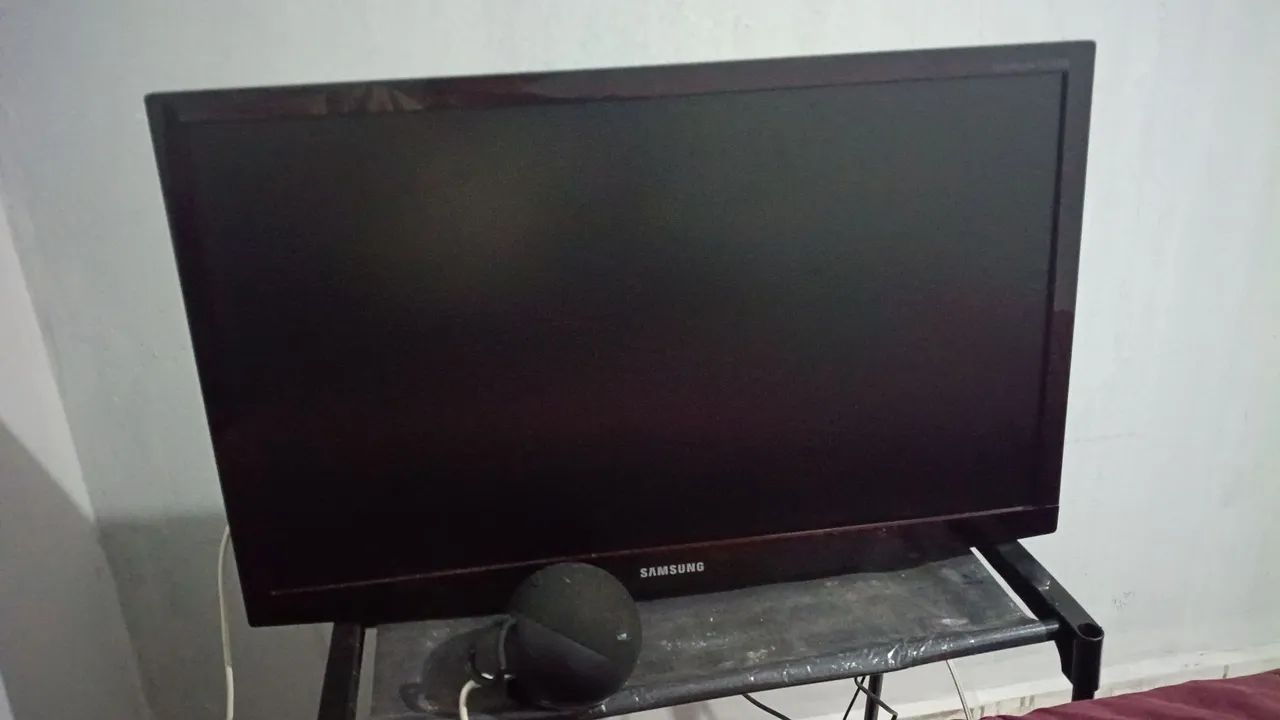 Tv 32 polegadas /Caixa de Som Alaxe / farie stiky Tv Alexa 