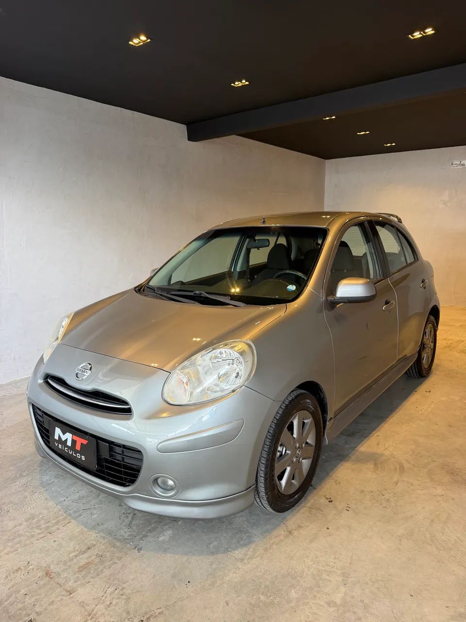 Nissan March MARCH SR 1.6 16V Flex Fuel 5p 2013