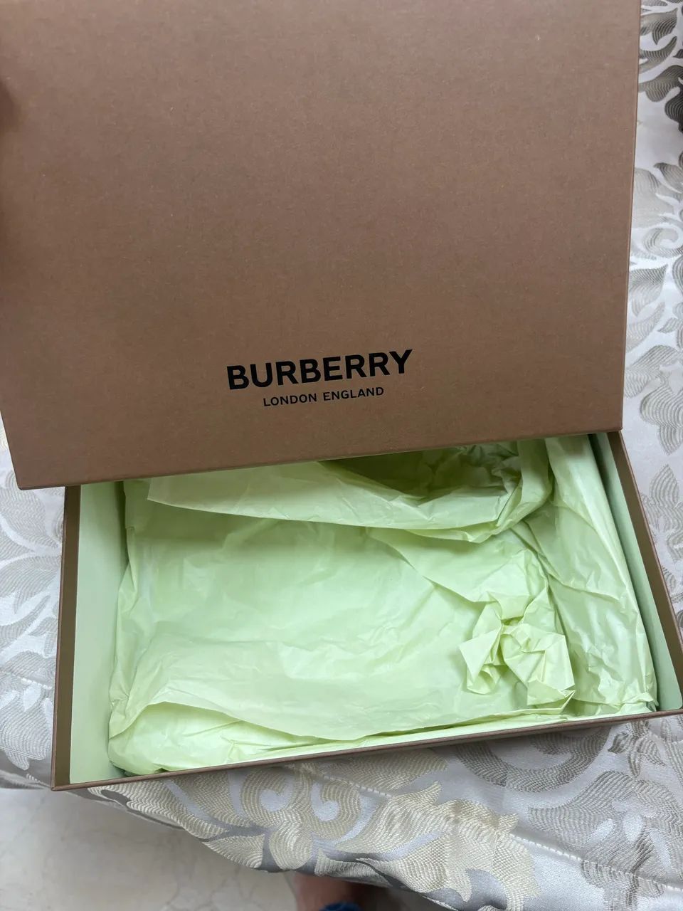 Caixa sapato Burberry 31x21cm