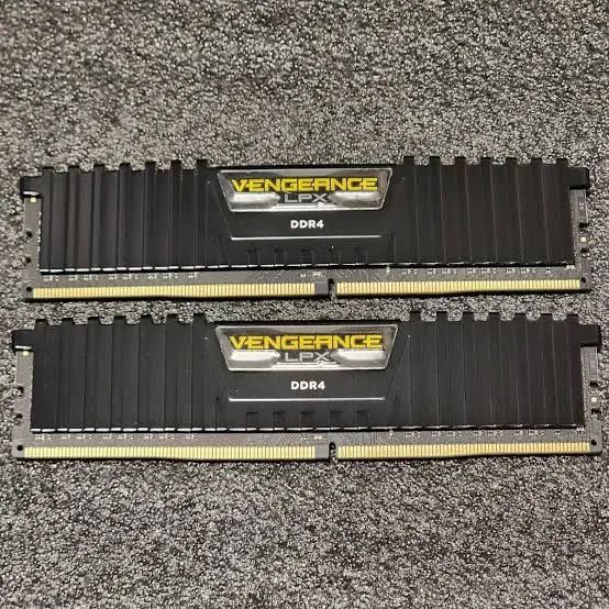 Pente de memoria ddr4 corsair lpx 2x8 2666mhz  