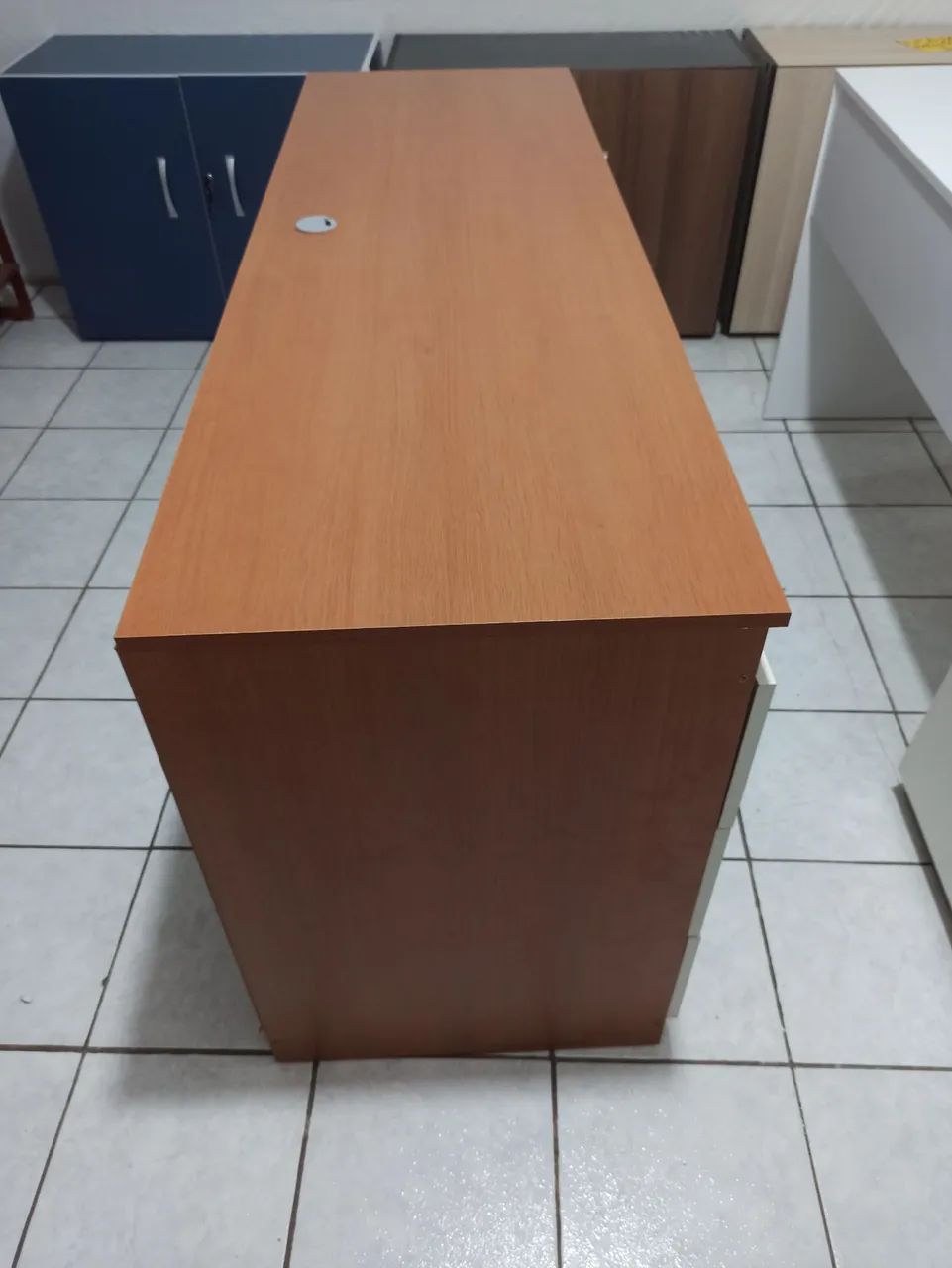 Mesa com 3 gavetas para escritório  - Foto 3