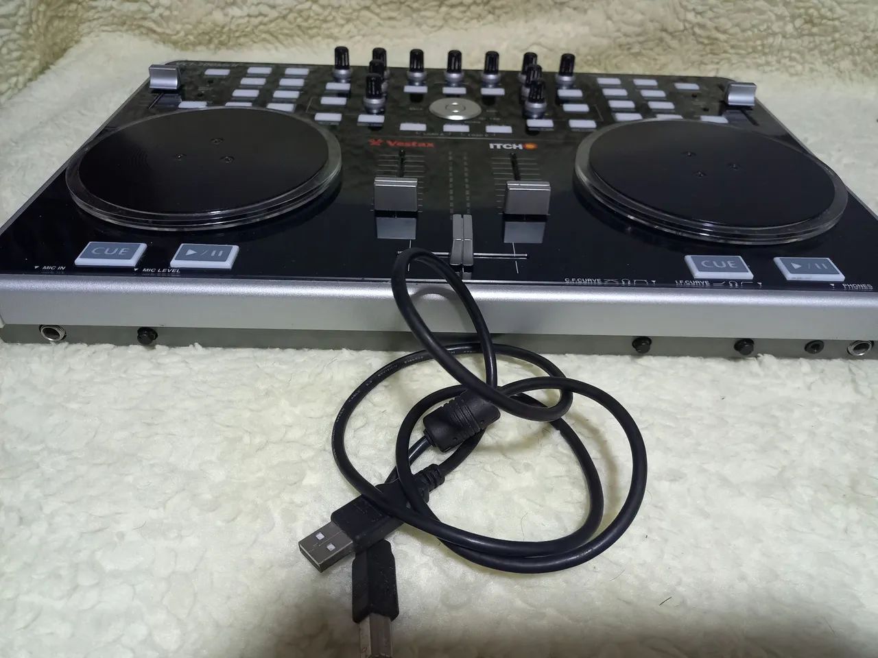 Controlador de DJ Vestax VCI 300 MK IIII - Instrumentos musicais