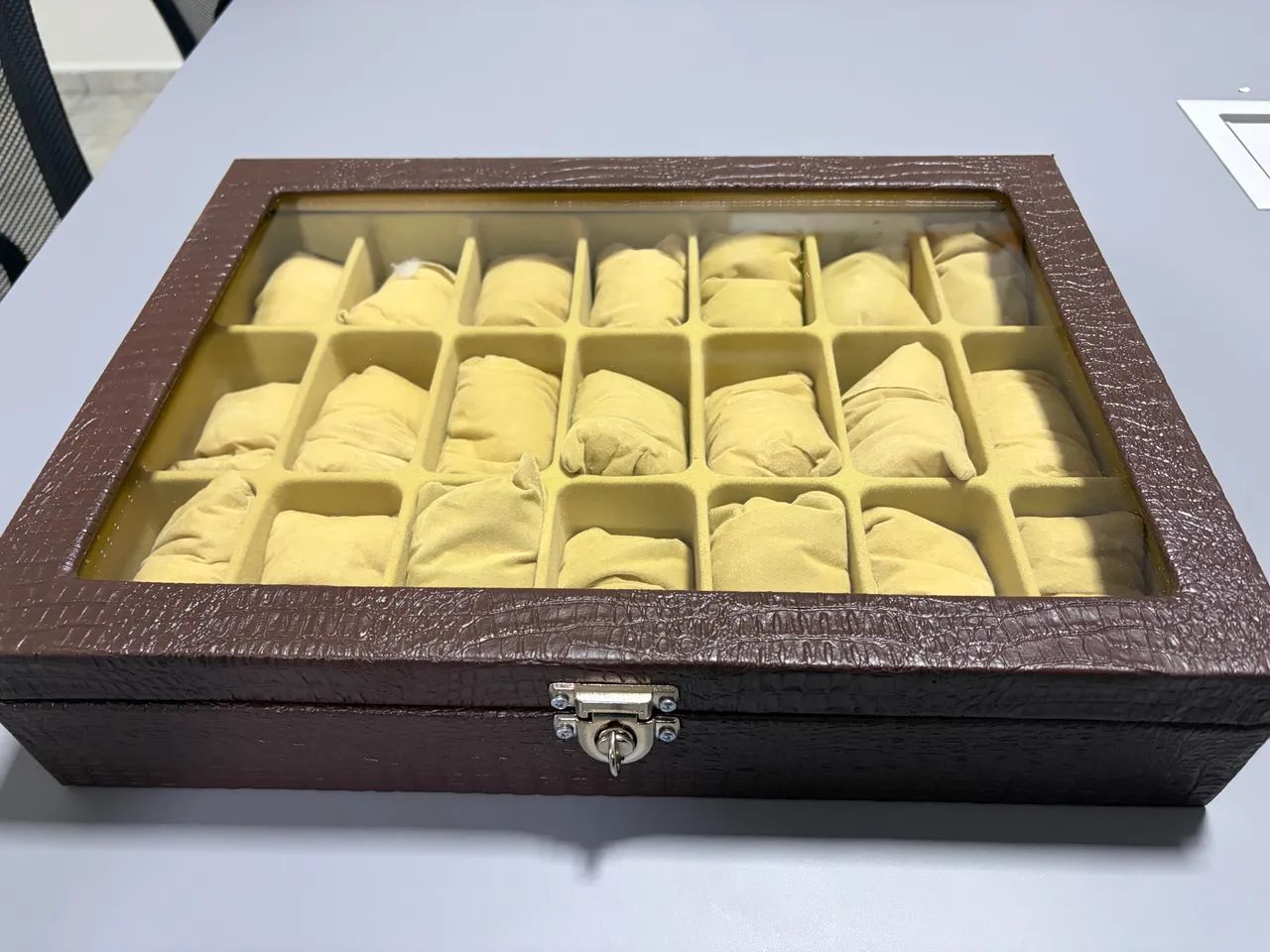 Caixa organizadora de relógios 