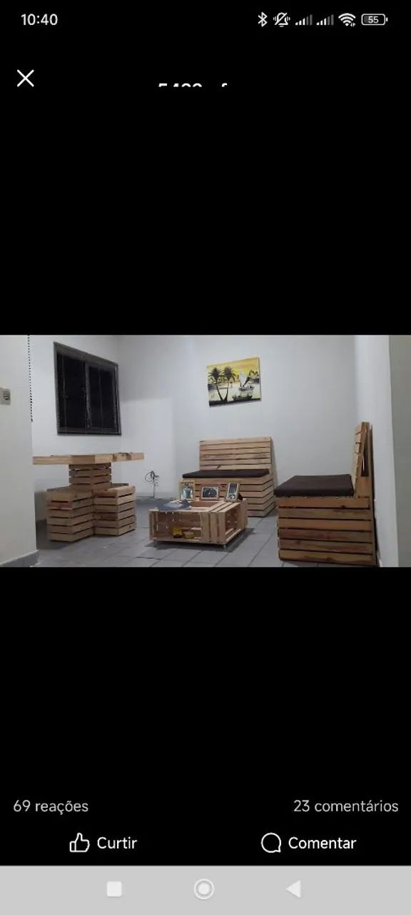 Mesa, banco e sofá 