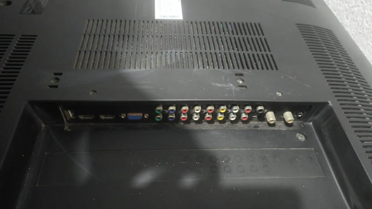Vendo tv CCE stile 4201 usado, digital e funcionando ok - Foto 3