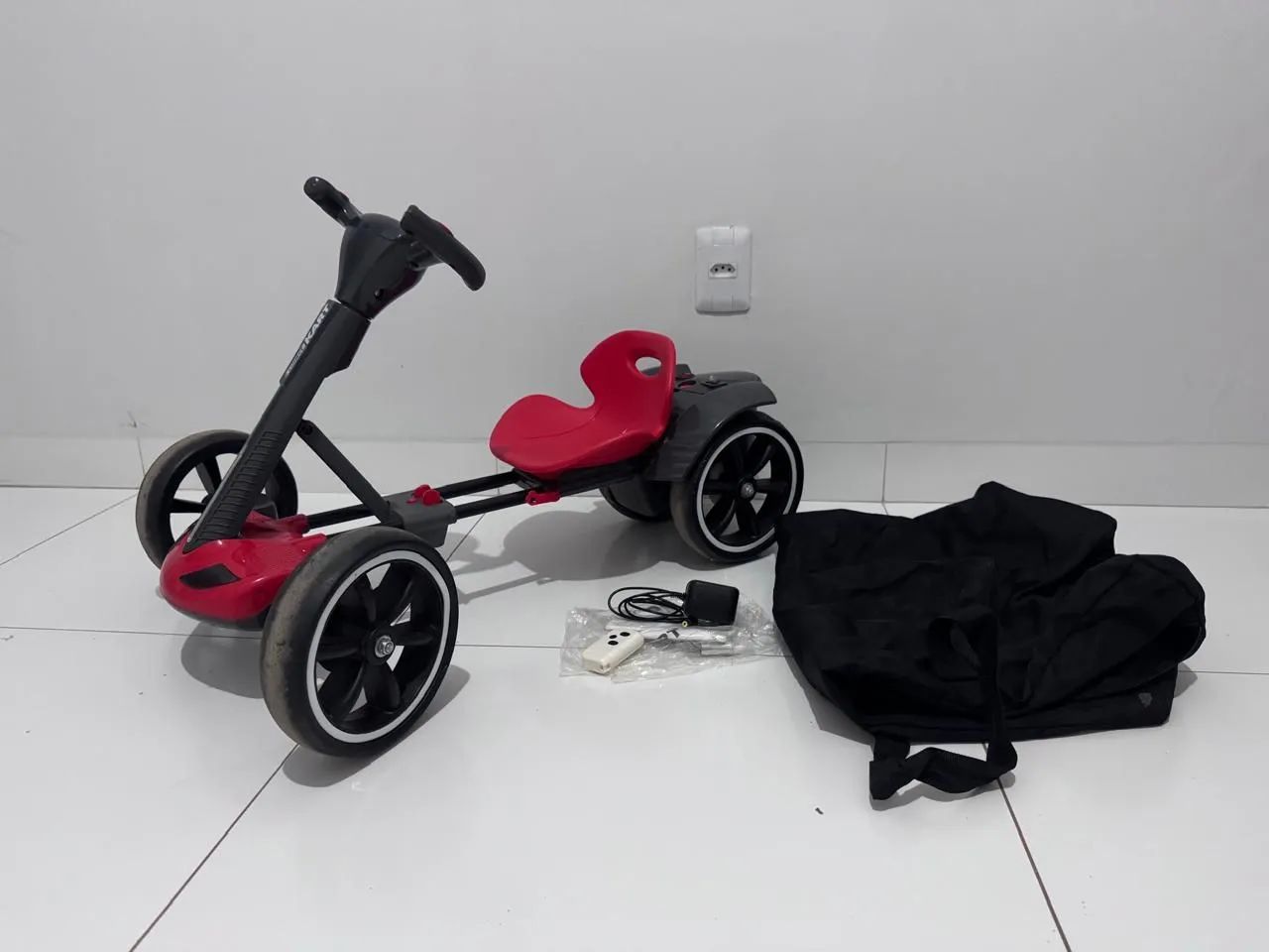 Kart Elétrico Infantil com Controle e Bolsa de Transporte - Impecável!