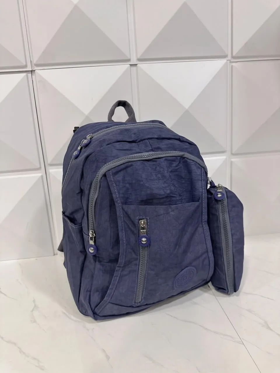 Mochila feminina com estojo  - Foto 5