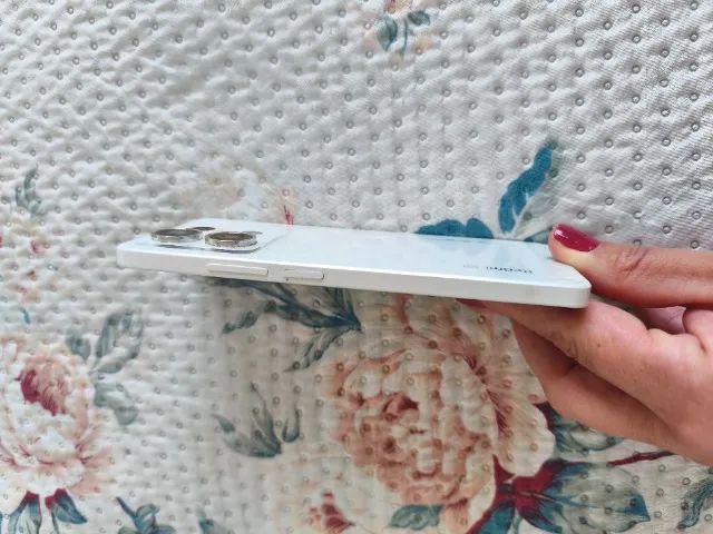 Smartphone Xiomi Redmi Note 13 5G usado - Foto 3
