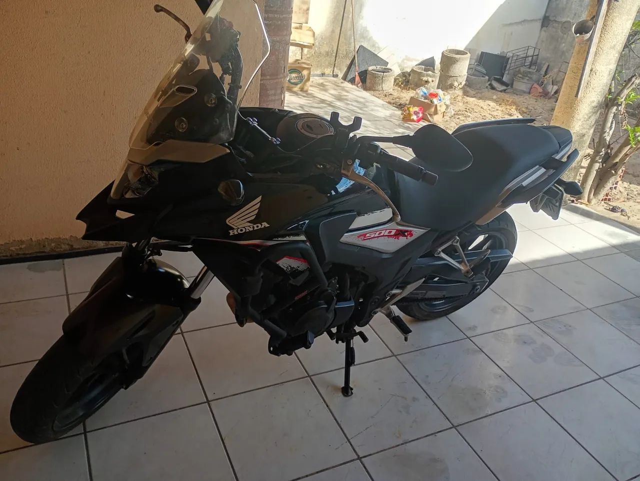 CB 500 x - Moto usada, mas bem cuidada.