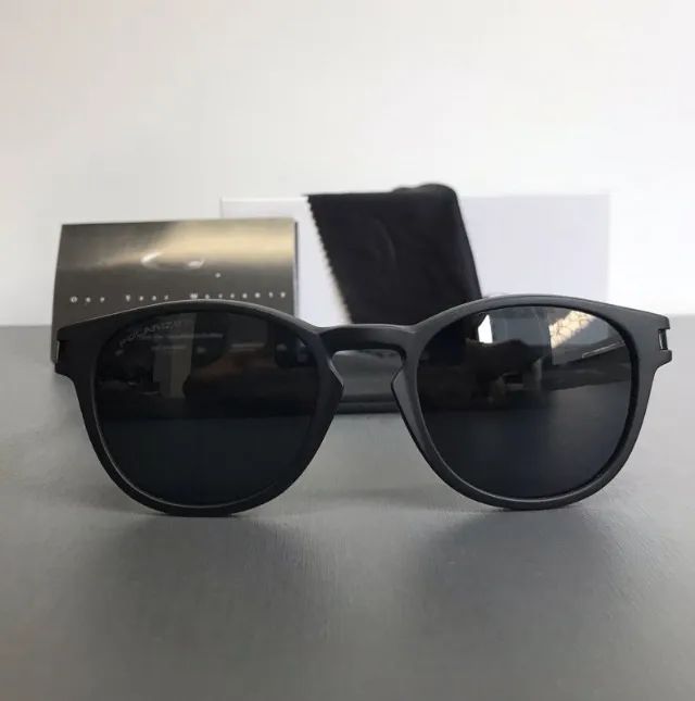 óculos de sol oakley latch round venom
