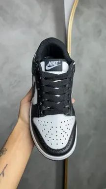 Tênis Nike Dunk Low Panda Premium Unissex Cor: Pretos/Brancos - Disponível 34 AO 39 - Foto 2