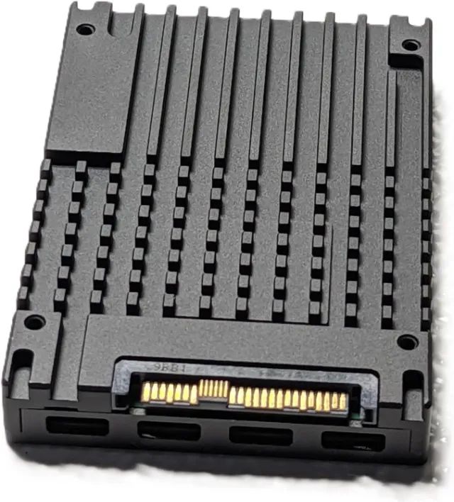 SSD 4 Teras NVMe U.2 Enterprise445600577399050241