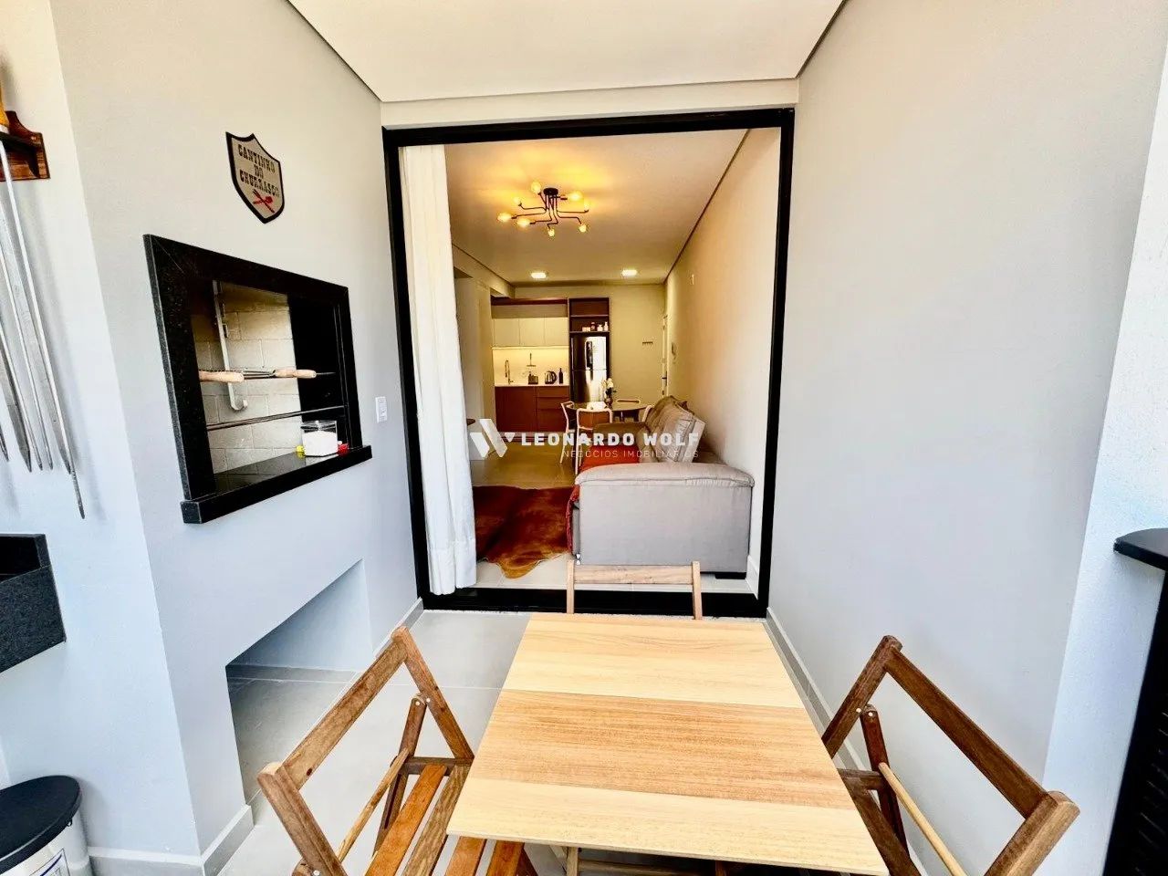 APARTAMENTO NOVO E MOBILIADO A 150 METROS DO MAR, COM 2 DORMITÓRIOS SENDO 1 SUÍTE - Foto 4