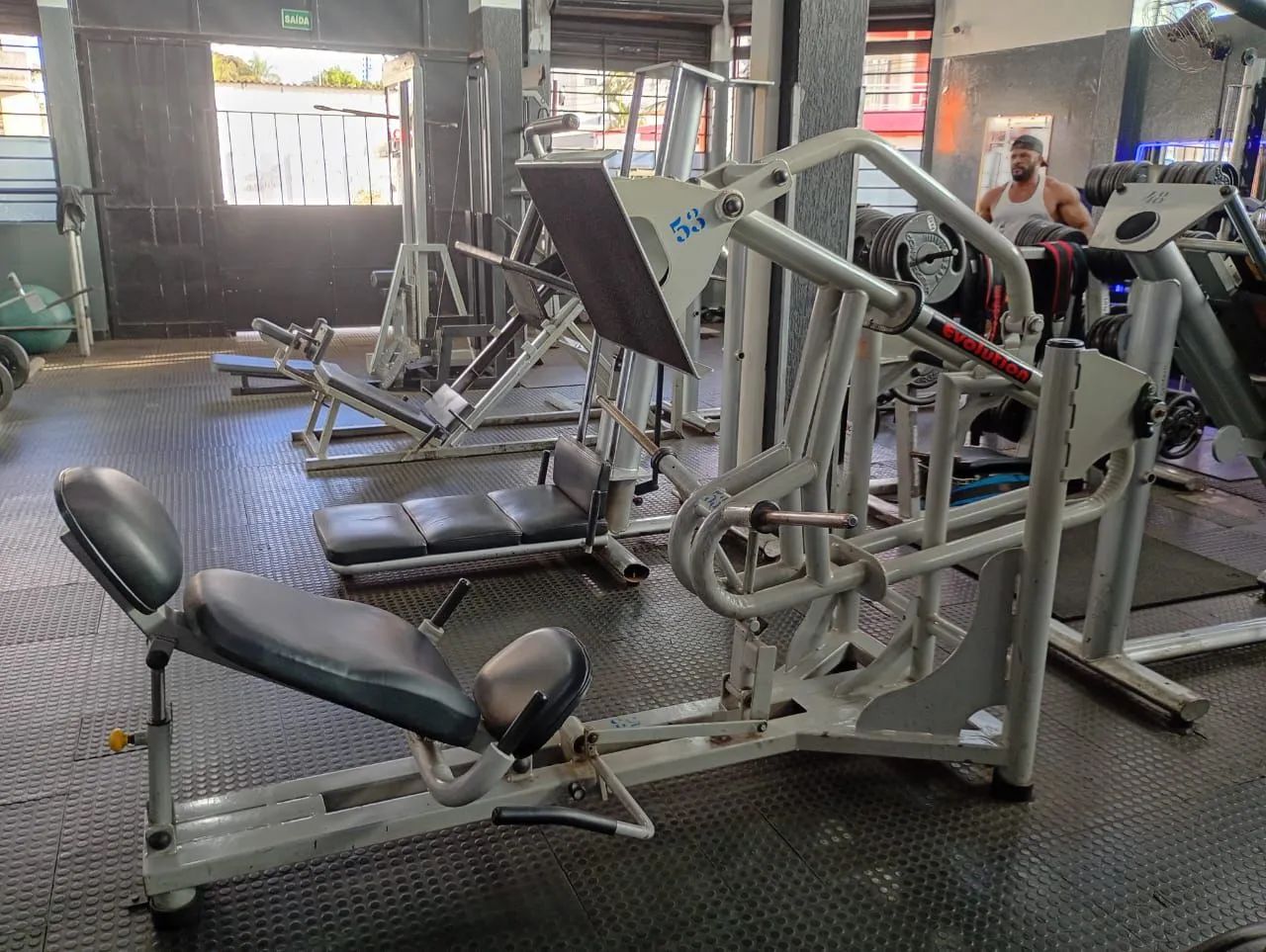 Vendo Leg Press 45 Articulado Usado - Foto 3