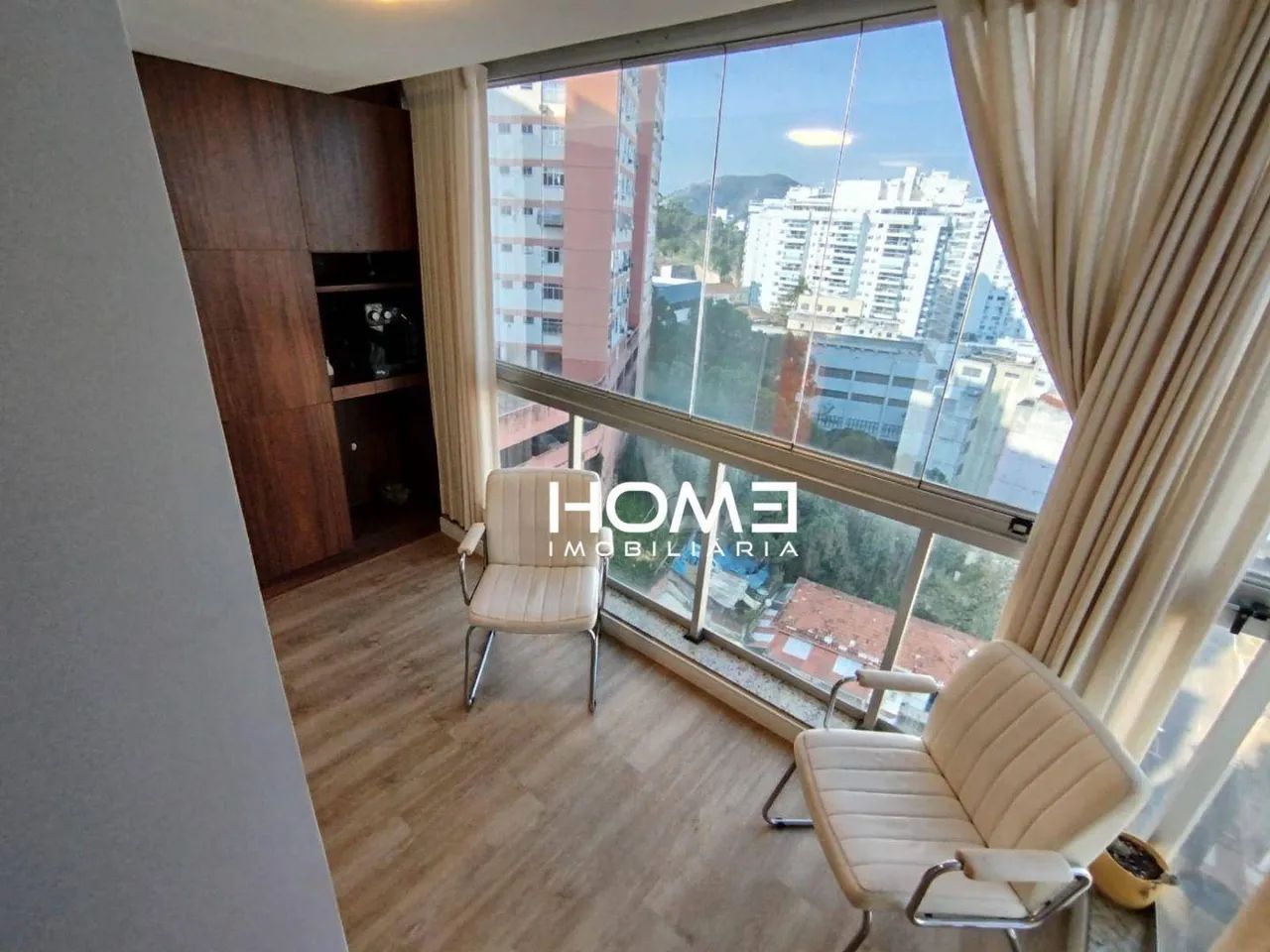 Sala Comercial à Venda no Edifício Unic Icaraí | Alto Padrão | Andar Alto | Pronta para Us