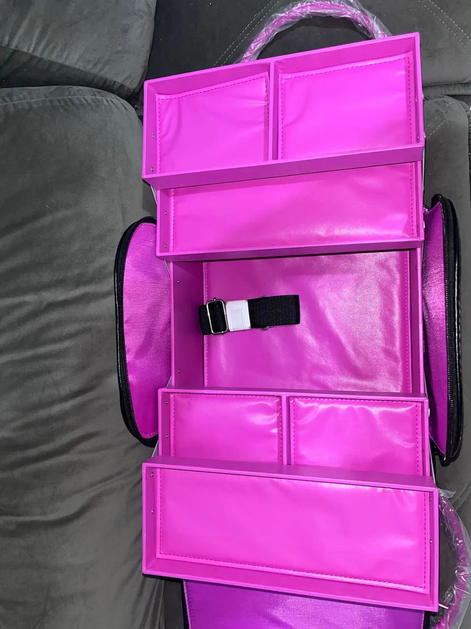 Maleta de Maquiagem Avon Original Preta e Rosa - Nova - Foto 2